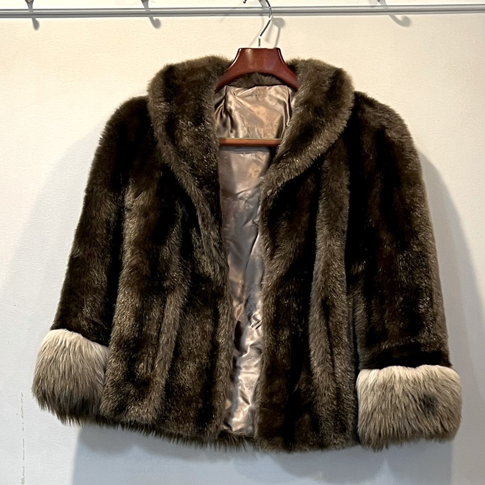 Vintage Regina Glenara by Glenoit Fur cape with shawl